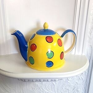 Beautiful vintage hand painted 2 cup teapot, never used thailand